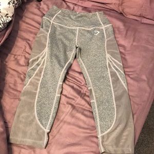 Sleek Sculpture Cropped Leggings